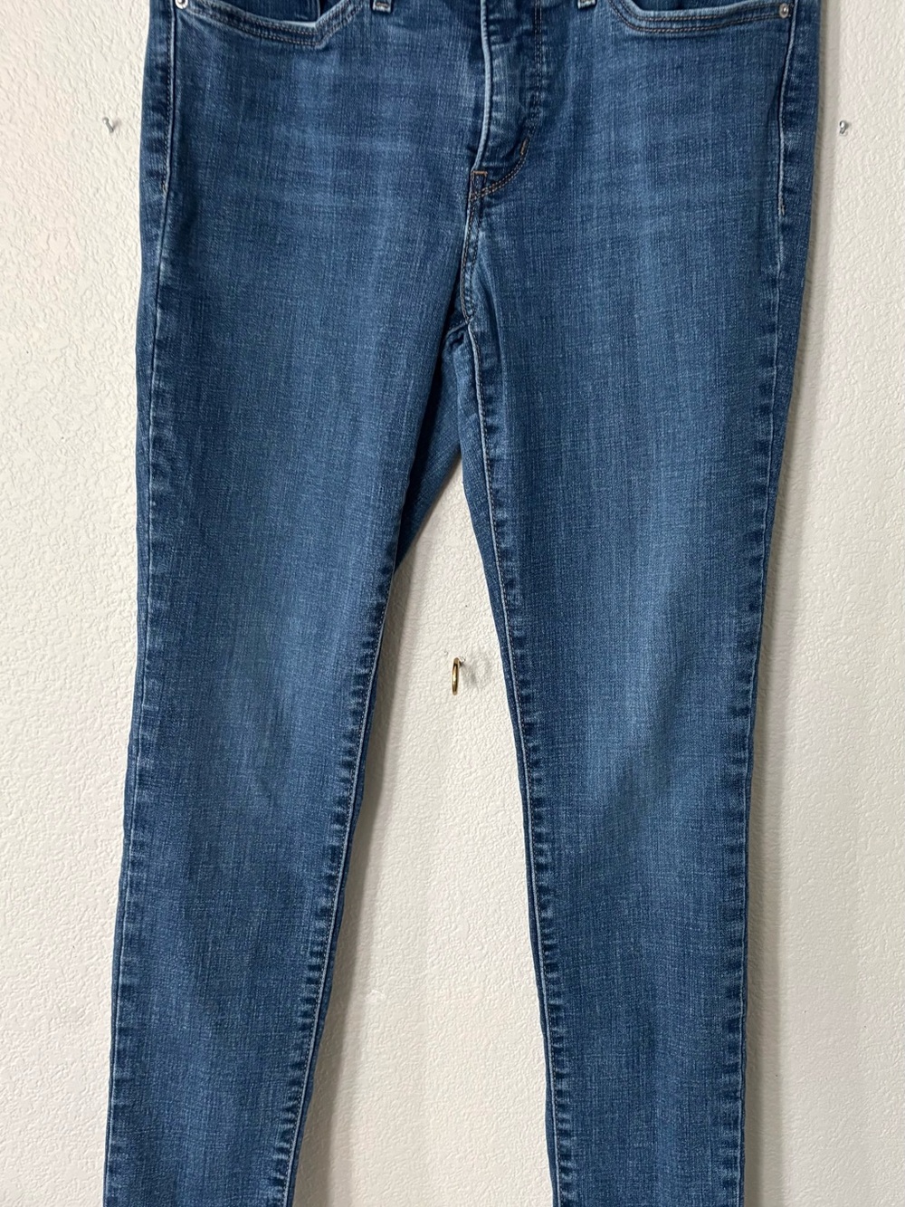 Women’s Levi’s Skinny Shaping Jeans - Sz 30” (8/9)